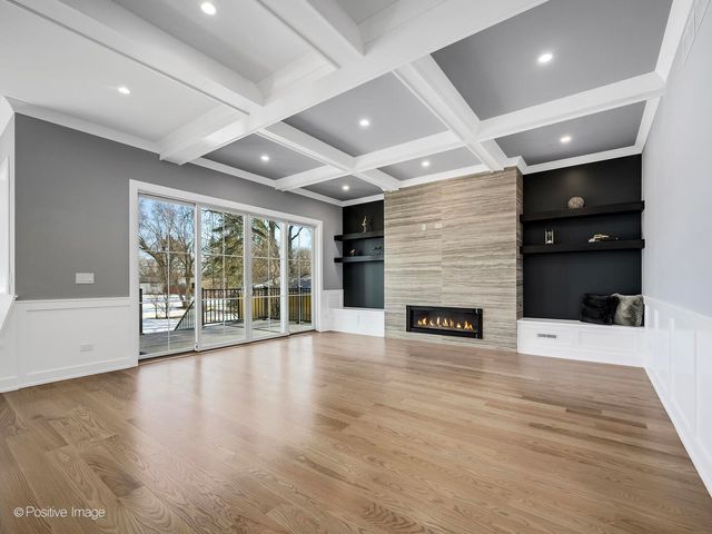 6925 Clarendon Hills Road, Darien, IL 60561