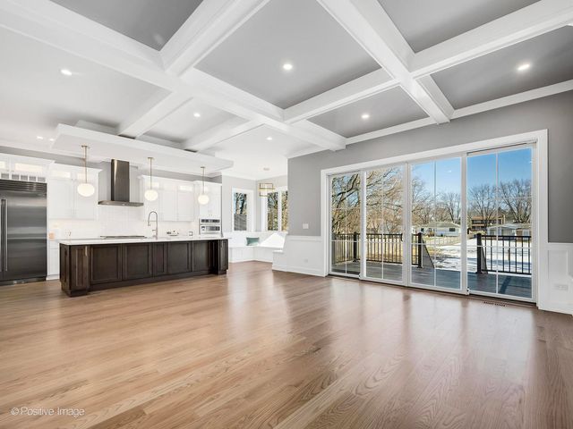 6925 Clarendon Hills Road, Darien, IL 60561