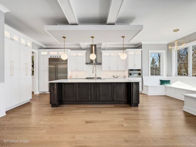 6925 Clarendon Hills Road, Darien, IL 60561