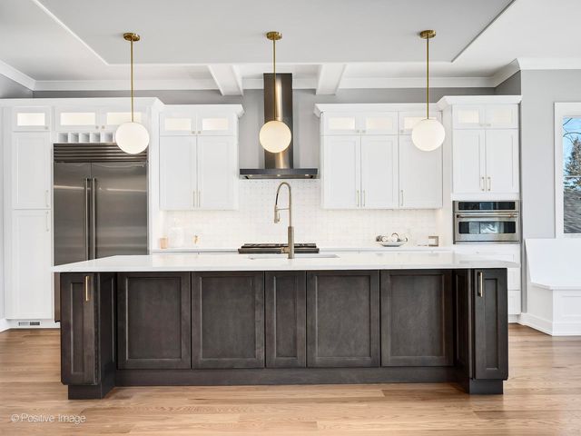 6925 Clarendon Hills Road, Darien, IL 60561