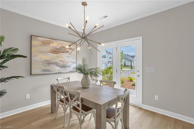 1647 Cross Village Avenue, Kernersville, NC 27284