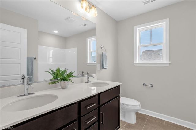 1647 Cross Village Avenue, Kernersville, NC 27284