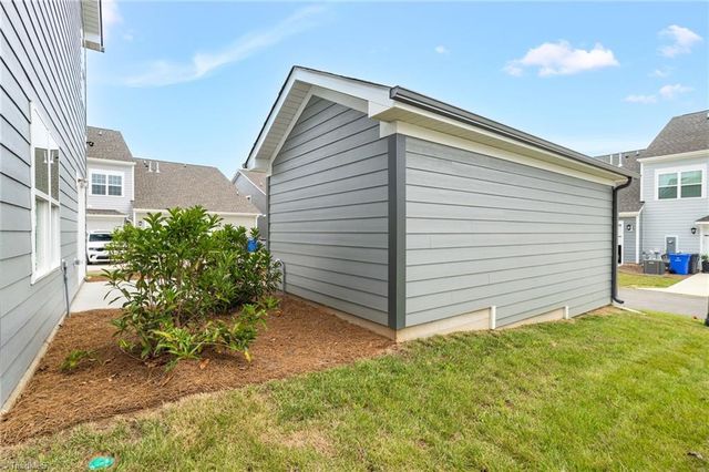 1647 Cross Village Avenue, Kernersville, NC 27284