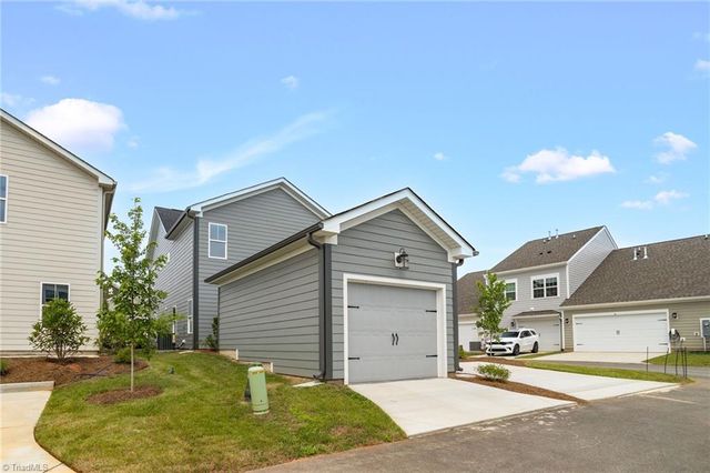 1647 Cross Village Avenue, Kernersville, NC 27284