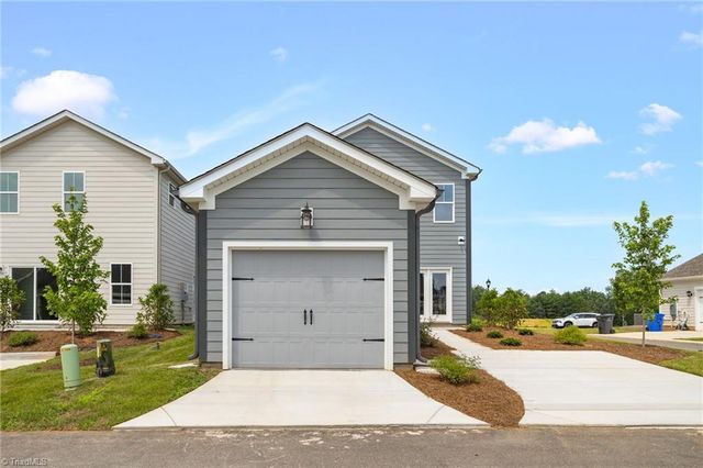1647 Cross Village Avenue, Kernersville, NC 27284