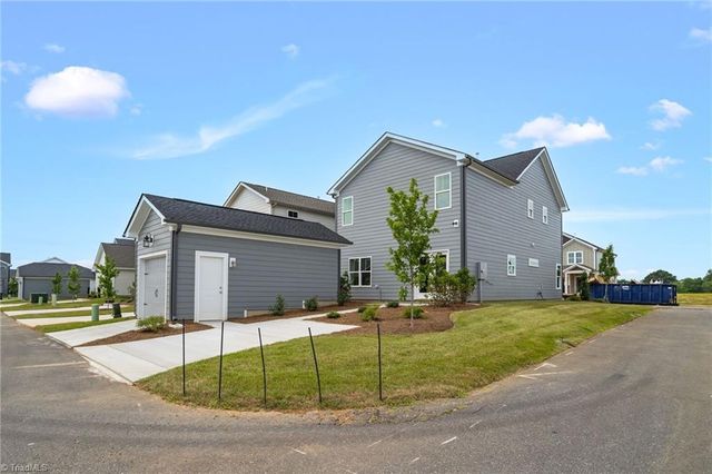 1647 Cross Village Avenue, Kernersville, NC 27284