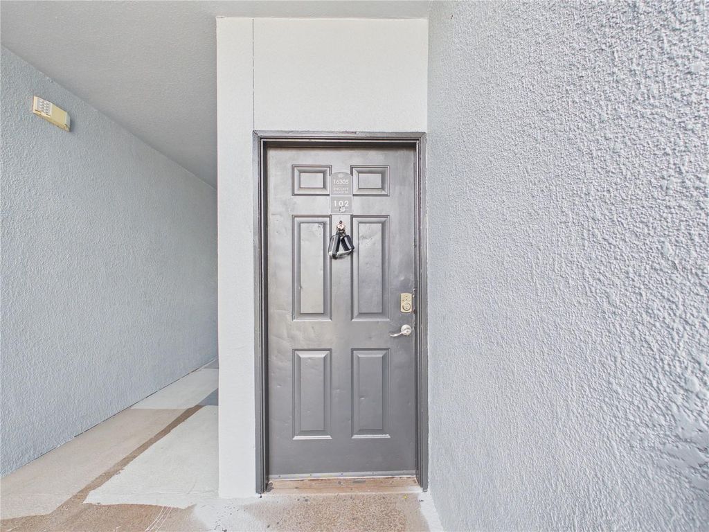 Image 2 of property listing at 16305 ENCLAVE VILLAGE DRIVE 102, Tampa, FL 33647
