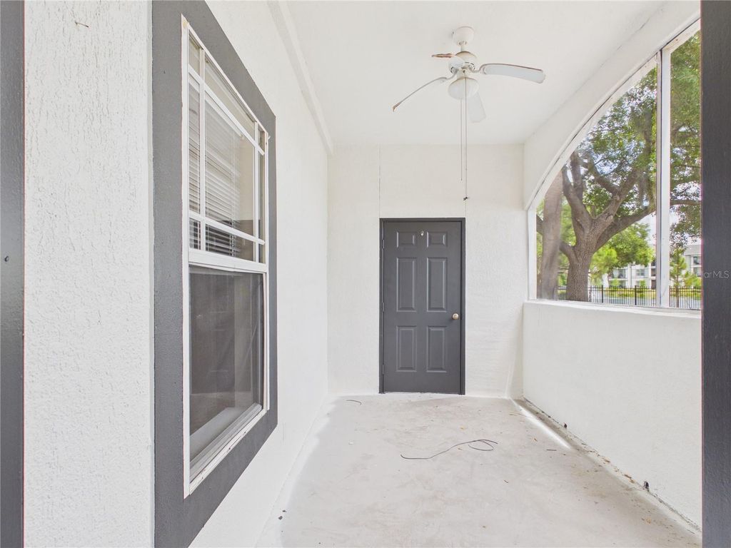 Image 17 of property listing at 16305 ENCLAVE VILLAGE DRIVE 102, Tampa, FL 33647