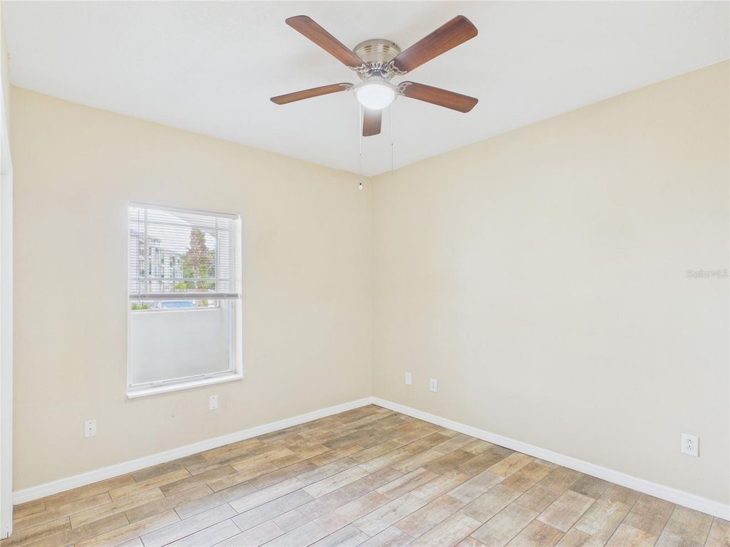 Image 19 of property listing at 16305 ENCLAVE VILLAGE DRIVE 102, Tampa, FL 33647