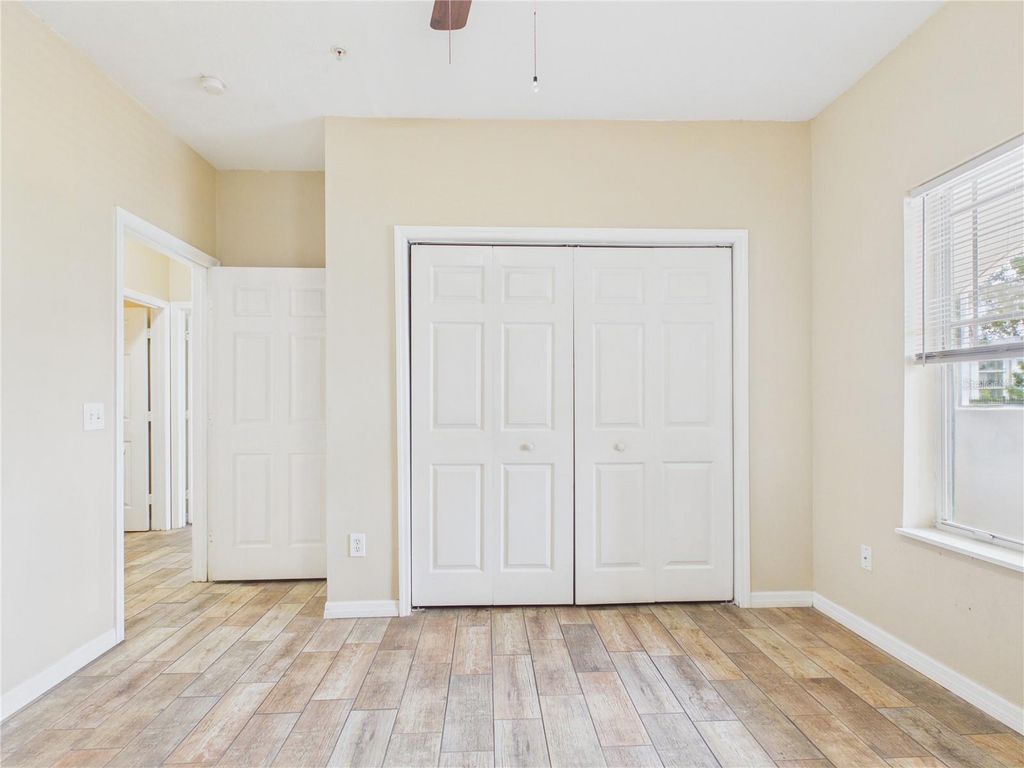 Image 21 of property listing at 16305 ENCLAVE VILLAGE DRIVE 102, Tampa, FL 33647