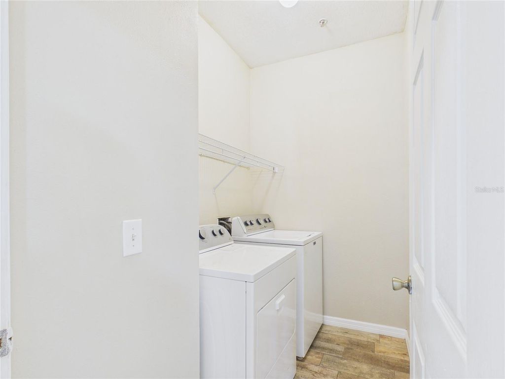 Image 22 of property listing at 16305 ENCLAVE VILLAGE DRIVE 102, Tampa, FL 33647