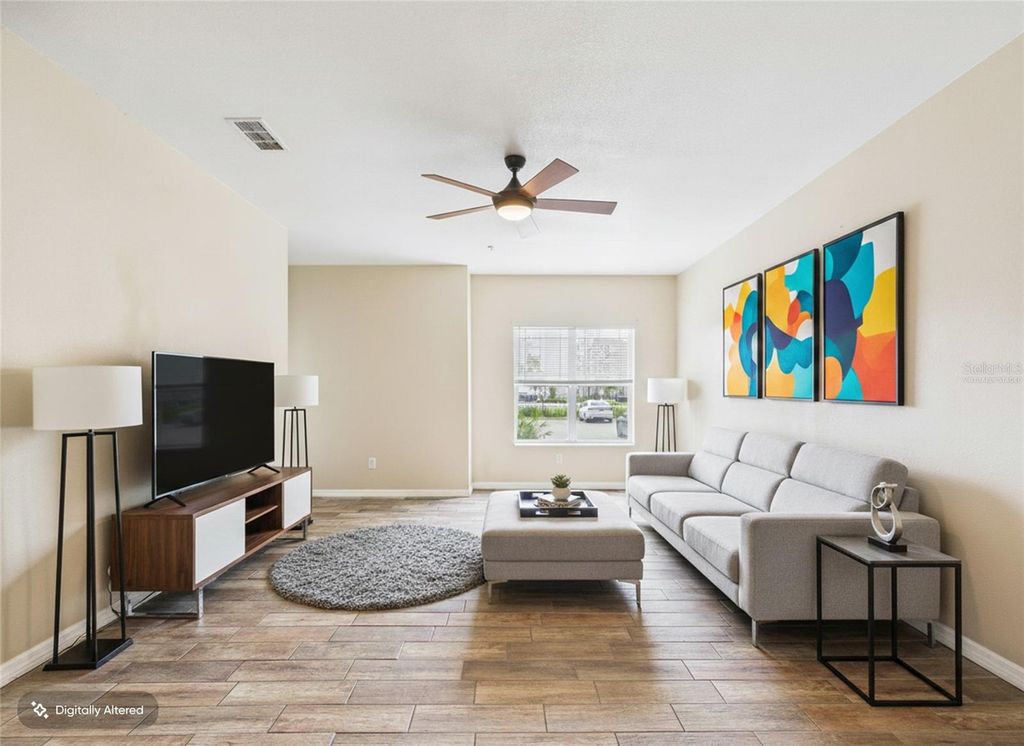 Image 6 of property listing at 16305 ENCLAVE VILLAGE DRIVE 102, Tampa, FL 33647