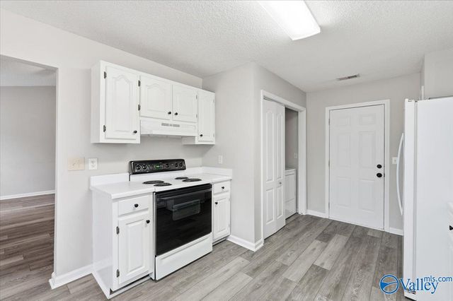 566 Henry Taylor Road, New Market, AL 35761