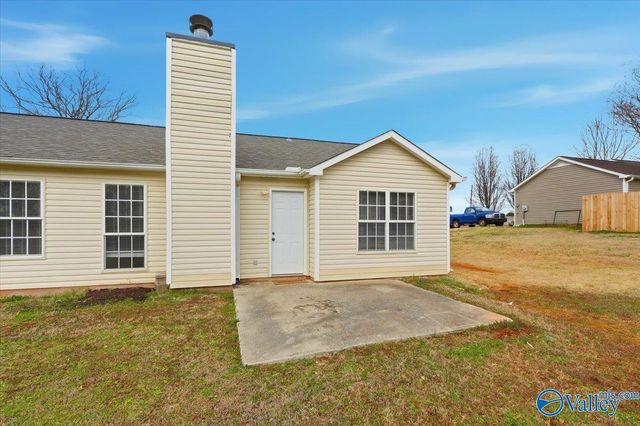 566 Henry Taylor Road, New Market, AL 35761