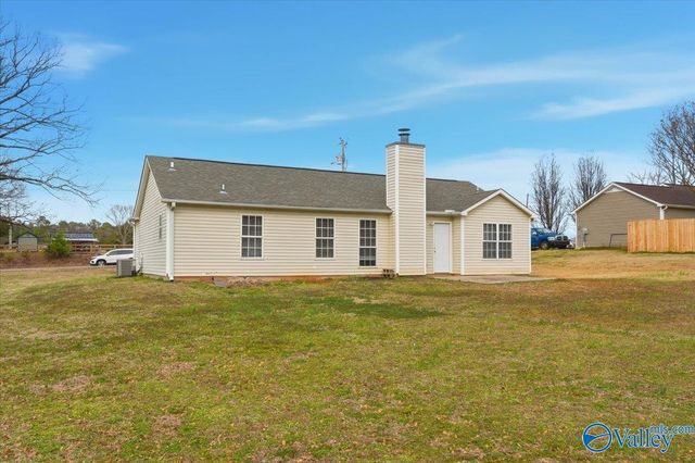 566 Henry Taylor Road, New Market, AL 35761