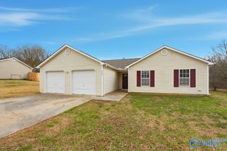 566 Henry Taylor Road, New Market, AL 35761