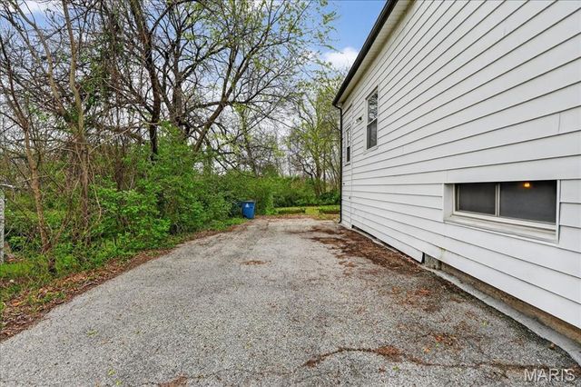 7790 Folk Avenue, Maplewood, MO 63143