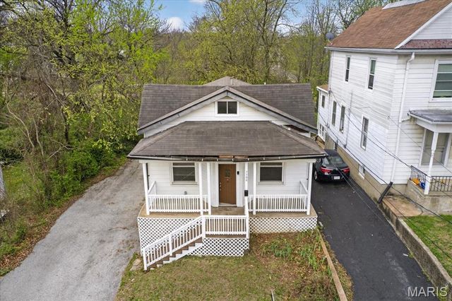 7790 Folk Avenue, Maplewood, MO 63143