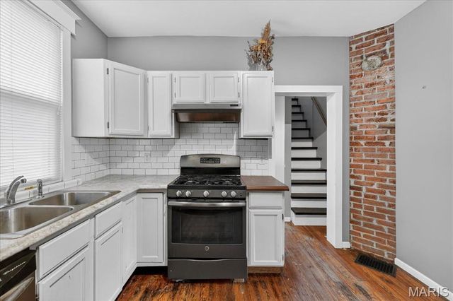 7790 Folk Avenue, Maplewood, MO 63143