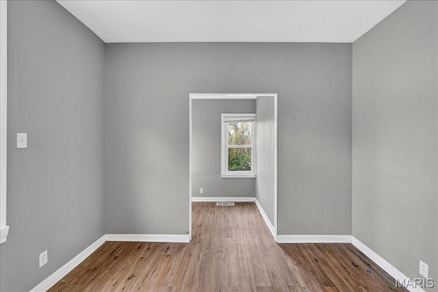 7790 Folk Avenue, Maplewood, MO 63143