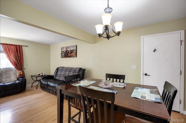 8790 Oakside Avenue, Commerce Charter Township, MI 48382