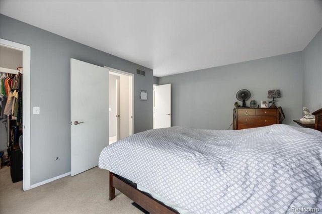8790 Oakside Avenue, Commerce Charter Township, MI 48382