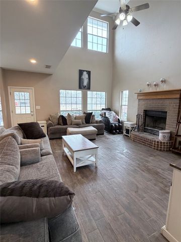 103 Tusk Court, Weatherford, TX 76085