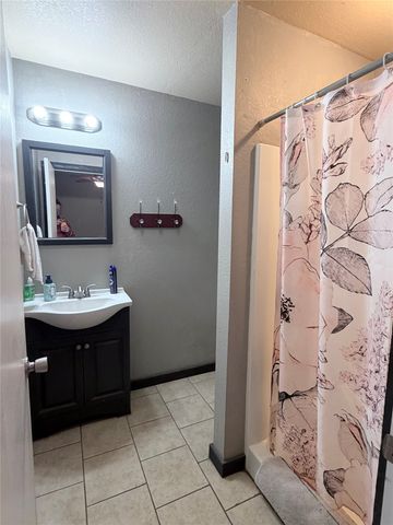 103 Tusk Court, Weatherford, TX 76085