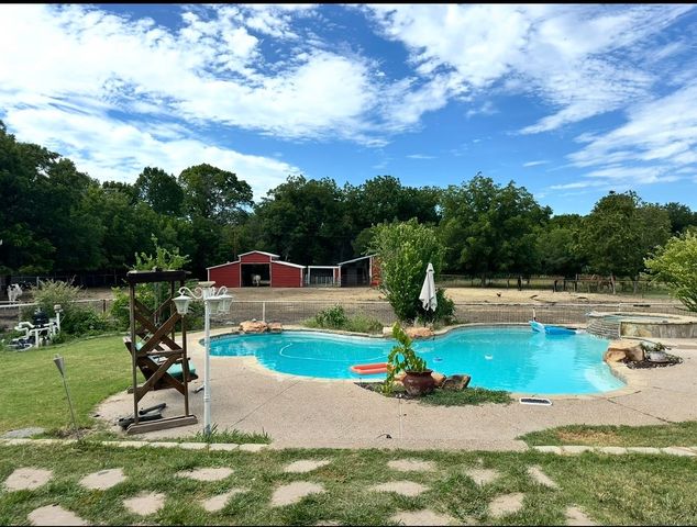 103 Tusk Court, Weatherford, TX 76085