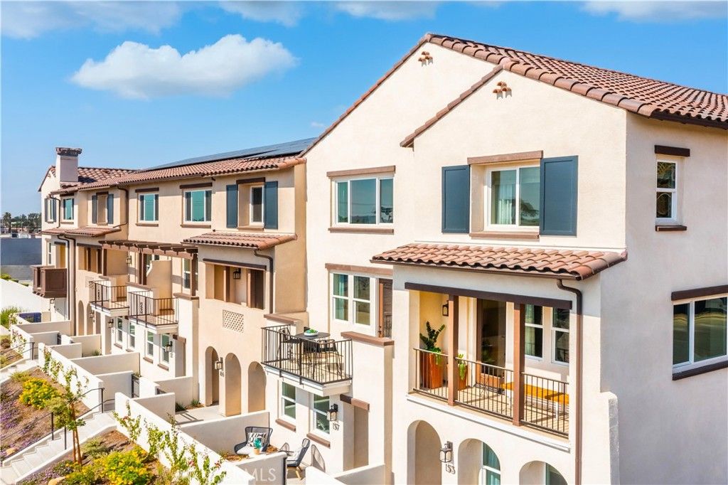 Image 2 of property listing at 230 Stillwater Lane, Claremont, CA 91711