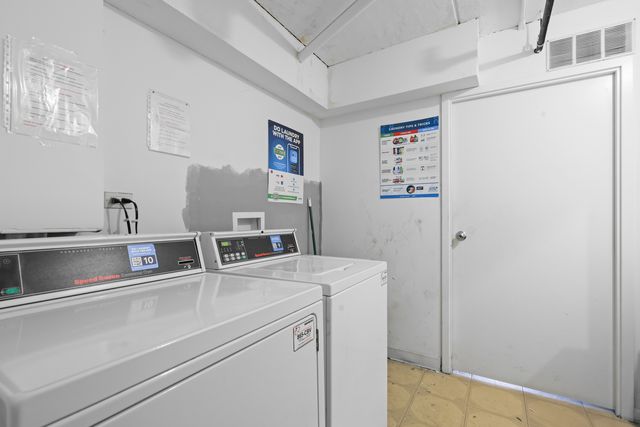 5011 Valley Lane 204, Streamwood, IL 60107