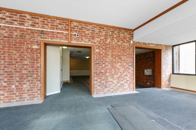 5011 Valley Lane 204, Streamwood, IL 60107