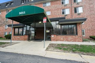 5011 Valley Lane 204, Streamwood, IL 60107