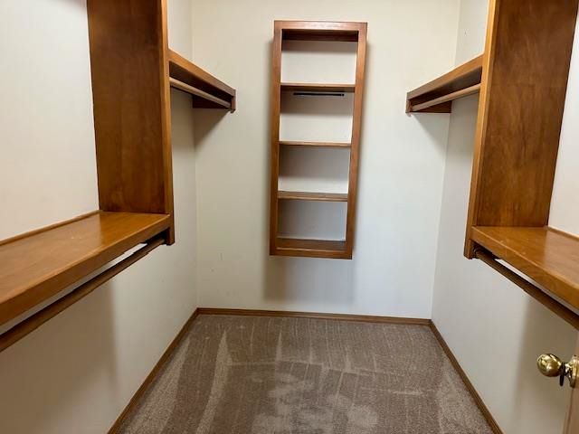 2242 N Shefford Cir, Wichita, KS 67205