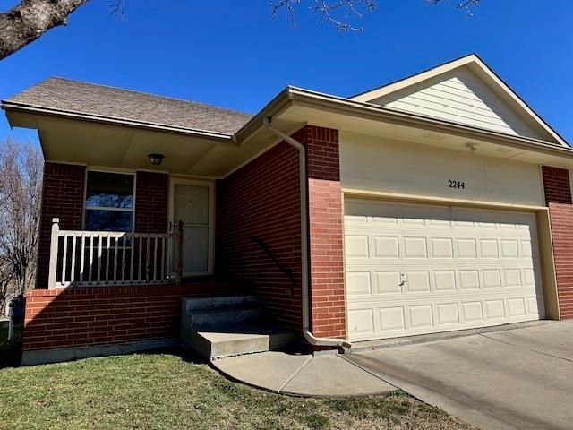 2242 N Shefford Cir, Wichita, KS 67205