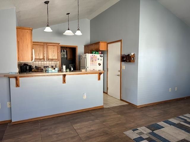 2242 N Shefford Cir, Wichita, KS 67205