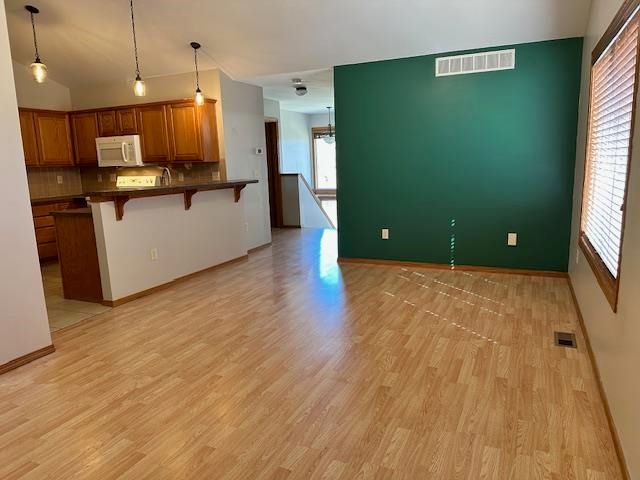 2242 N Shefford Cir, Wichita, KS 67205