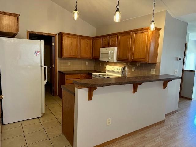 2242 N Shefford Cir, Wichita, KS 67205