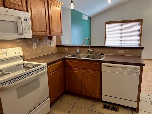 2242 N Shefford Cir, Wichita, KS 67205