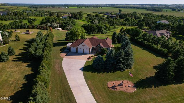 4601 Blue Spruce Road, Bismarck, ND 58503 property photo