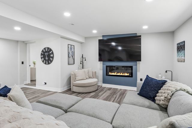 1124 59th Street, Downers Grove, IL 60516