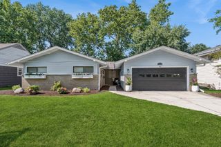 1124 59th Street, Downers Grove, IL 60516