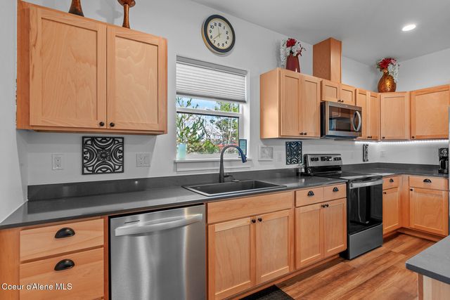 50 CARNELIAN AVE, 101, Ponderay, ID 83852