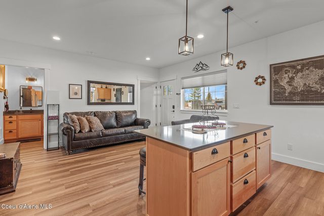 50 CARNELIAN AVE, 101, Ponderay, ID 83852