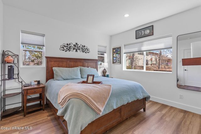 50 CARNELIAN AVE, 101, Ponderay, ID 83852