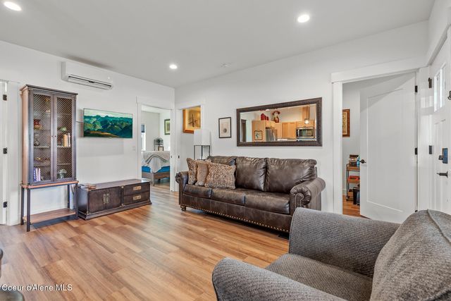 50 CARNELIAN AVE, 101, Ponderay, ID 83852