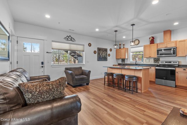 50 CARNELIAN AVE, 101, Ponderay, ID 83852