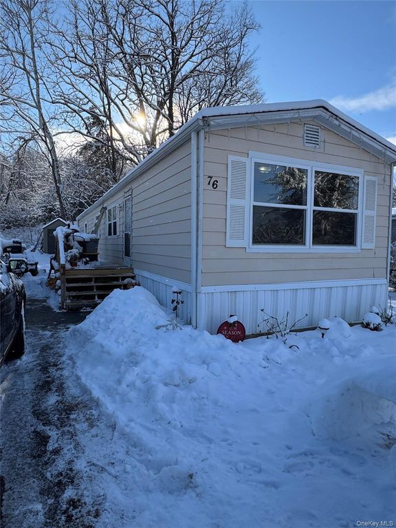 621 Sheafe Rd 76, Poughkeepsie, NY 12601