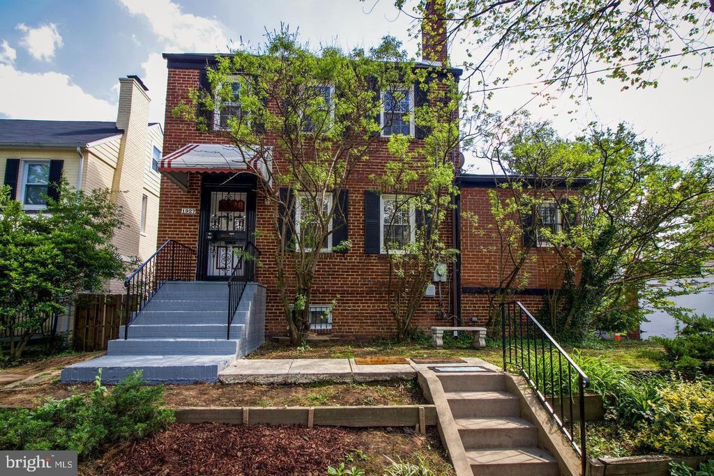 1927 QUINCY ST NE, Washington, DC 20018