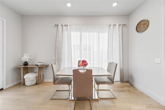 27218 Narrowleaf Willow Lane, Valencia, CA 91381